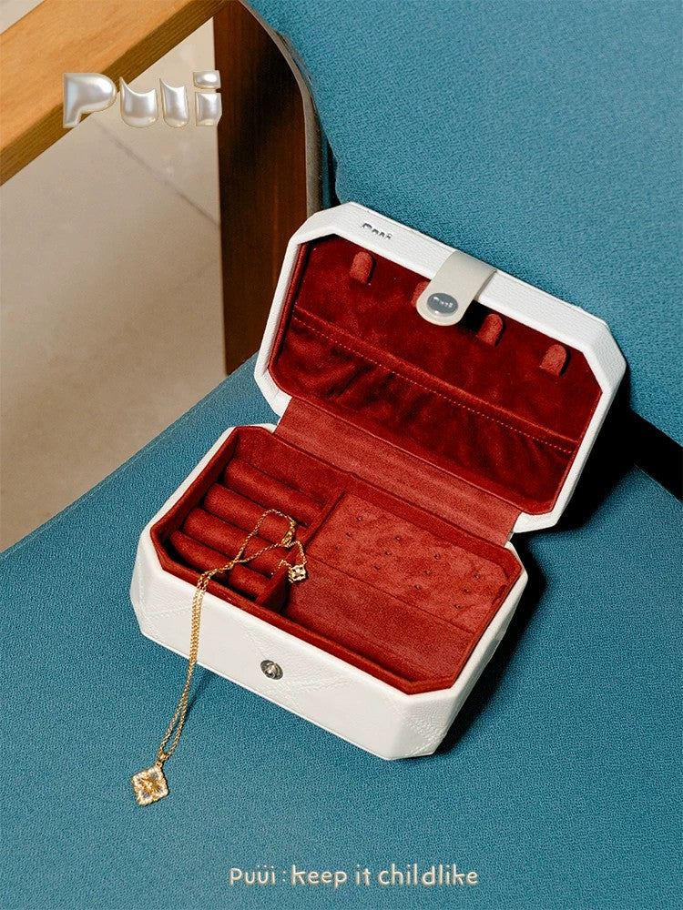Puui. White Romance Jewelry Box